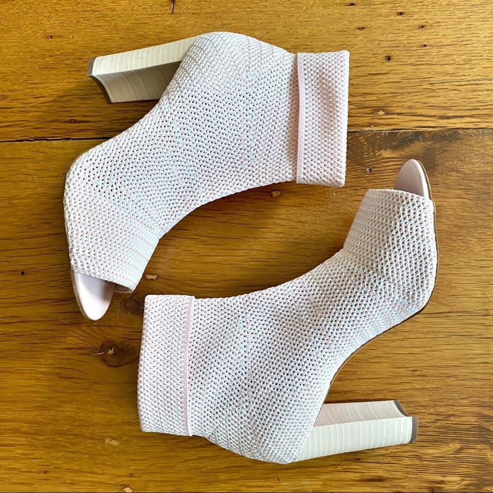 Avec Les Filles Women's Pink Mariah Sock Booties SZ 6 in Pink - Picture 4 of 10